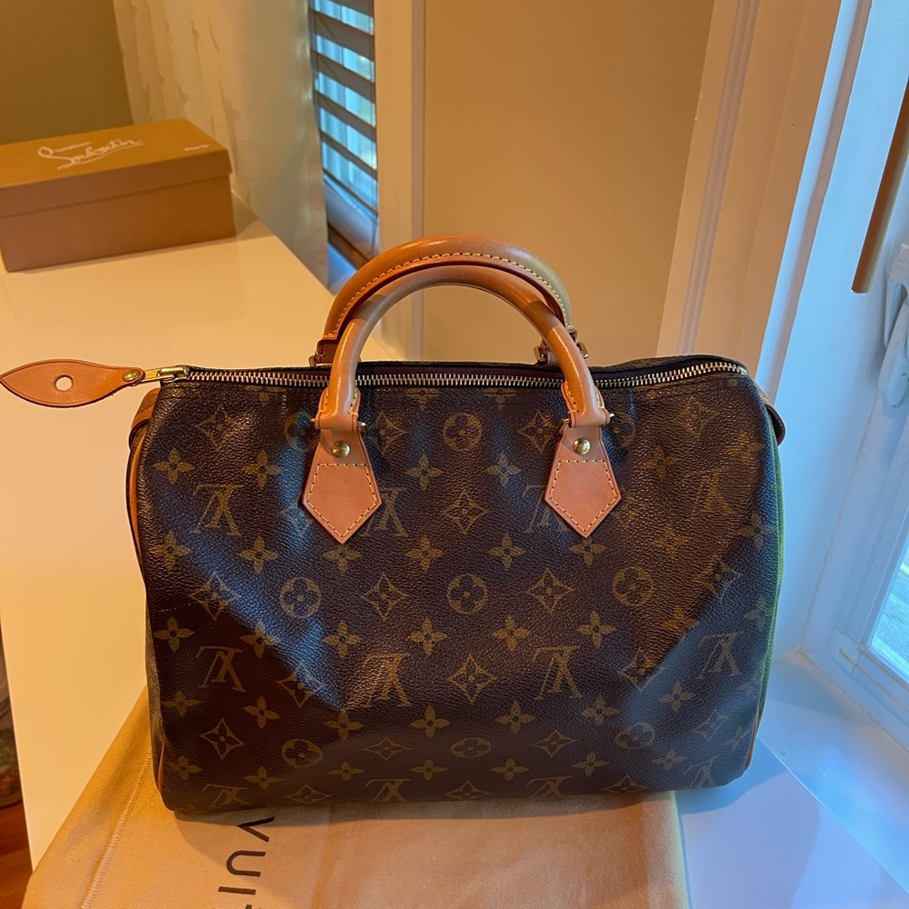 LIKE NEW Auth Louis Vuitton Speedy 30